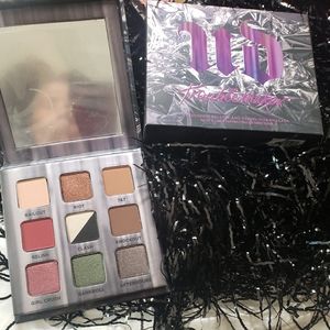 Urban Decay Troublemaker Eyeshadow Palette